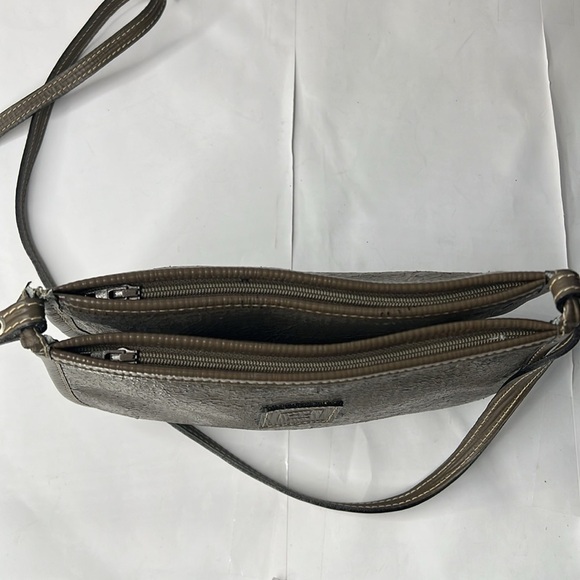 Fendi Vintage Small Double Compartment Crossbody Bag - Picture 7 of 13